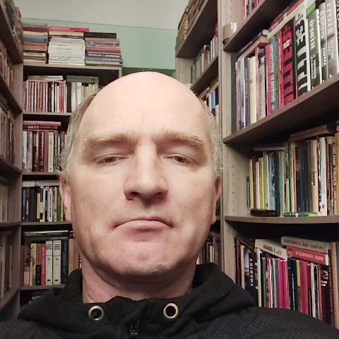 könyvtár társkereső)