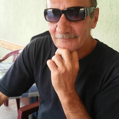 János, 28 éves társkereső férfi - Üröm