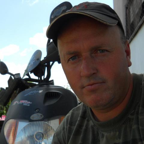 László, 45 éves társkereső profilképe (Vállaj, 3282001)