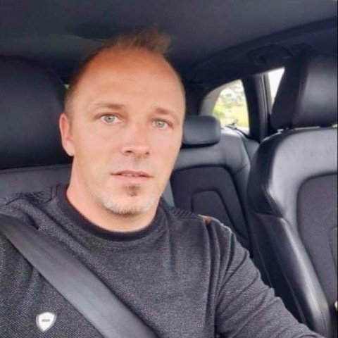 István, 40 éves társkereső profilképe (Rácalmás, 4540302)