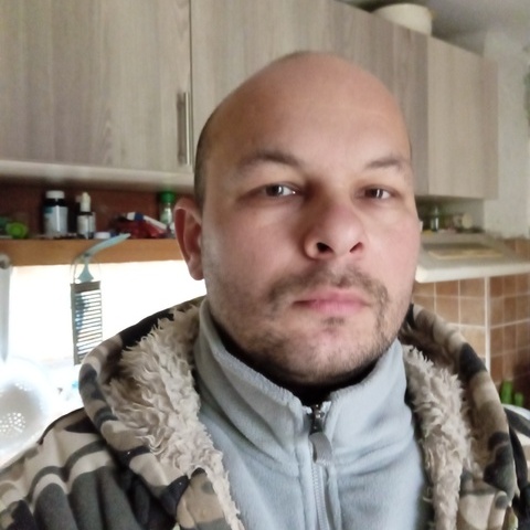 Zoltán, 44 éves társkereső profilképe (Pápa, 4338104)