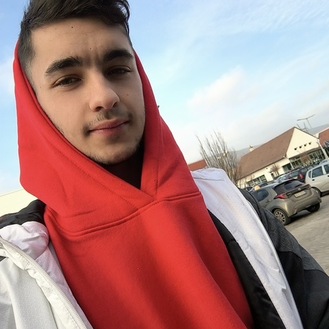 Máté, 23 éves társkereső profilképe (Esztergom, 4392910)