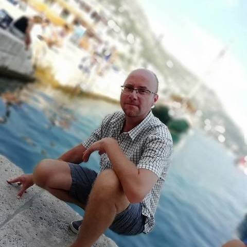 Róbert, 48 éves társkereső profilképe (Pécs, 4408111)