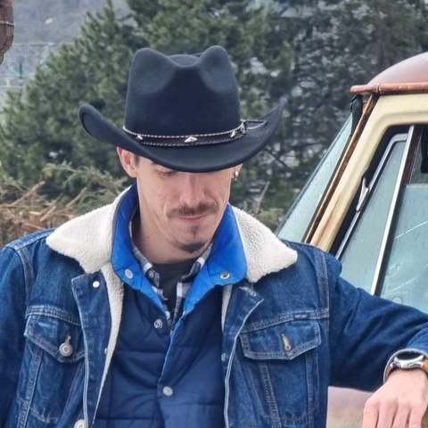 Kálmán, 35 éves társkereső profilképe (Alsóörs, 4769912)