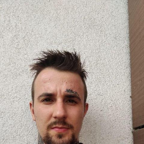 Erik, 23 éves társkereső férfi - Dunaszerdahely
