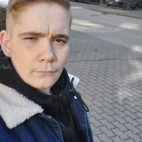 Attila, 25 éves társkereső profilképe (Érd, 4407915)