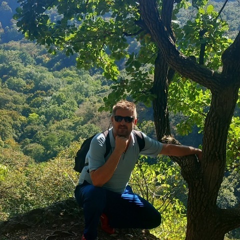 Péter, 42 éves társkereső profilképe (Mór, 4400616)