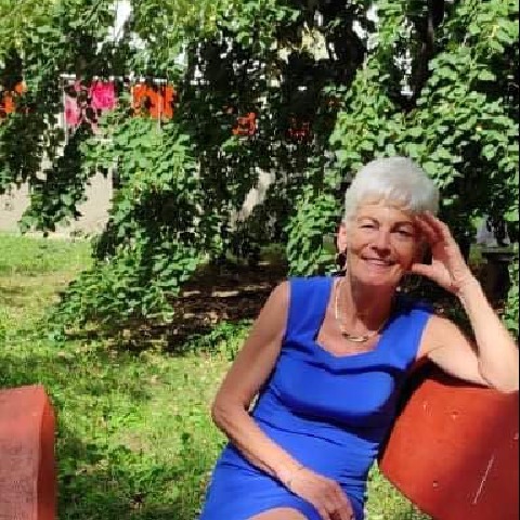 Ágnes, 69 éves társkereső nő - Komló