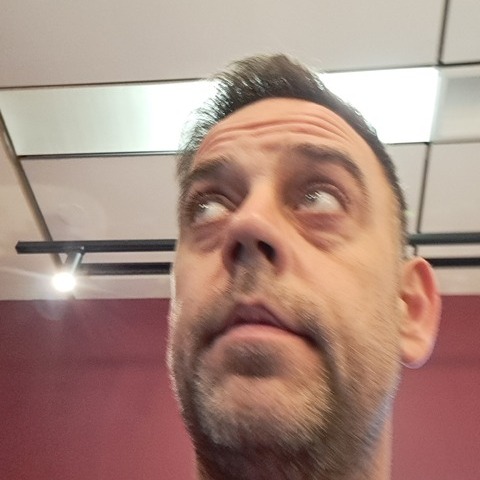 Balázs, 41 éves társkereső profilképe (Mosonmagyaróvár, 4715920)
