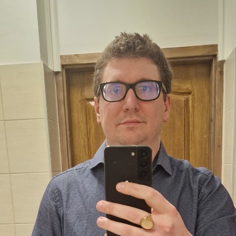 Péter, 33 éves társkereső profilképe (Kalocsa, 4601821)