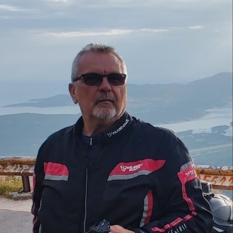 Alex, 62 éves társkereső profilképe (Szigethalom, 4231622)