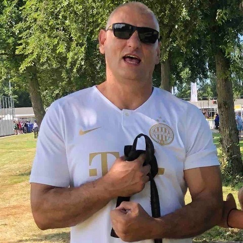 Robert, 54 éves társkereső profilképe (Budapest, 4178722)