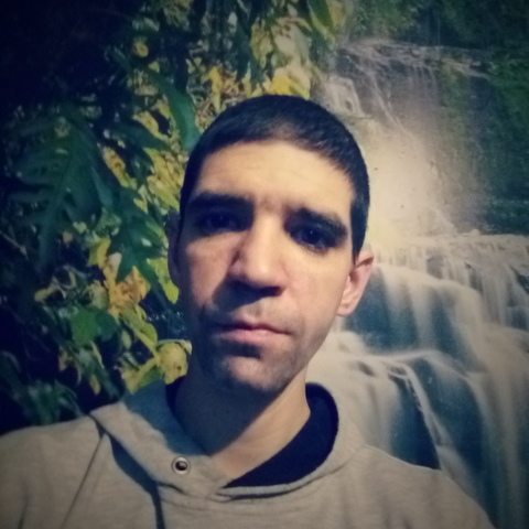 Gyuri, 36 éves társkereső profilképe (Miskolc, 4216725)