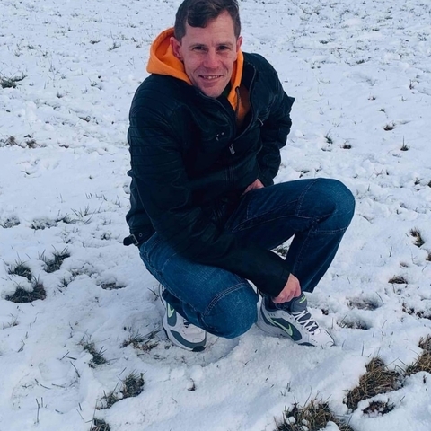 Tamás, 45 éves társkereső profilképe (Németország, Aumbach , 3934525)