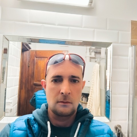 Vince, 38 éves társkereső profilképe (Budapest, 4681025)