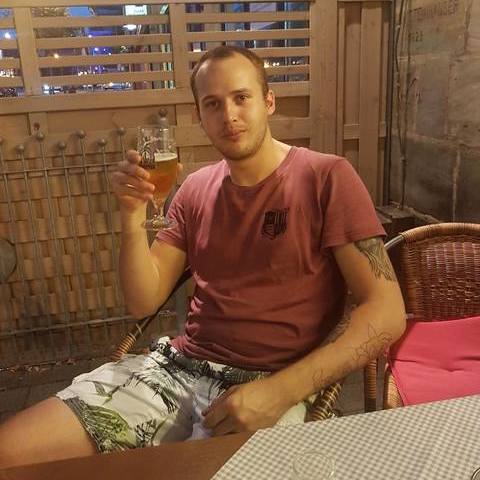 Zsolt, 31 éves társkereső profilképe (Szolnok, 3880829)