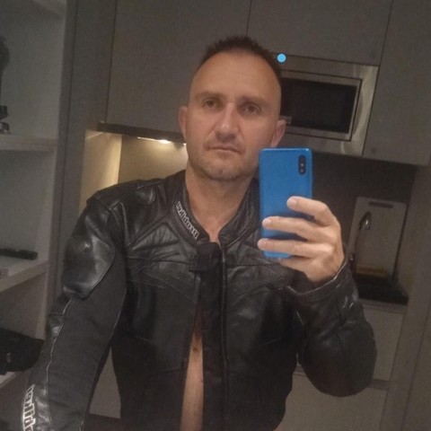 Attila, 51 éves társkereső profilképe (Taufkirchen (Bavaria, Németország), 4385035)
