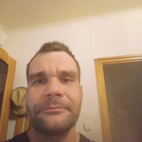 József, 38 éves társkereső profilképe (Mogyoród, 4390536)