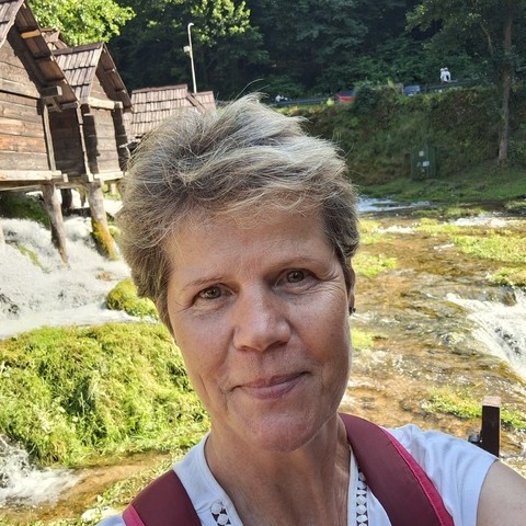 Zsuzsa, 63 éves társkereső profilképe (Budapest, IV., 4344837)