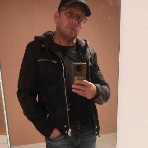Tibor, 44 éves társkereső profilképe (Kiskunlacháza, 4716337)
