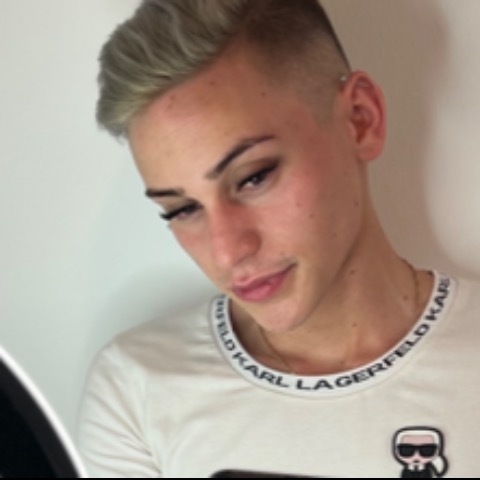 Balázs, 23 éves társkereső profilképe (Tura, 4383537)