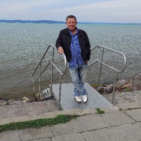 Csaba, 54 éves társkereső profilképe (Bonyhád, 4266538)