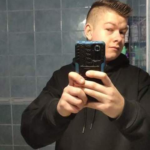 Balázs, 24 éves társkereső profilképe (Fehérgyarmat, 4168538)