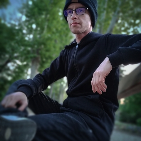 Zoltán, 28 éves társkereső profilképe (Siófok, 4566641)