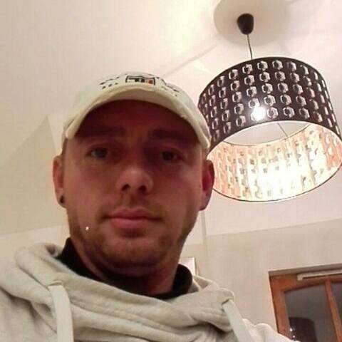 Zsolt, 44 éves társkereső profilképe (Bicske, 4717542)