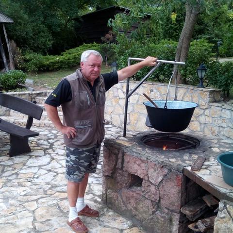 Gyula, 65 éves társkereső profilképe (Mór, 4341243)