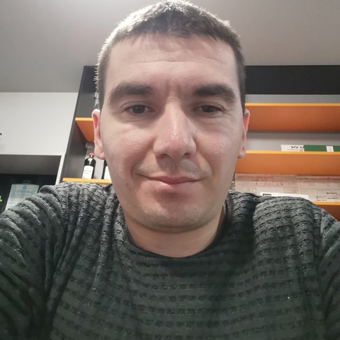Levente, 31 éves társkereső férfi -