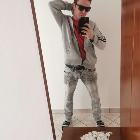 Tibor, 32 éves társkereső profilképe (Törökszentmiklós, 4404244)