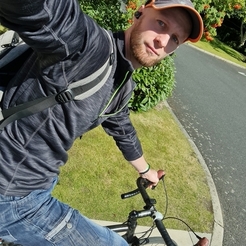 Endre, 38 éves társkereső profilképe (Warrington (England, Egyesült Királyság), 4310545)