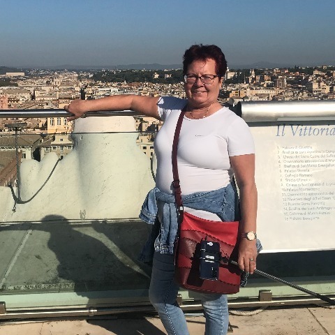 Zsuzsanna, 59 éves társkereső profilképe (Pécs, 1024448)