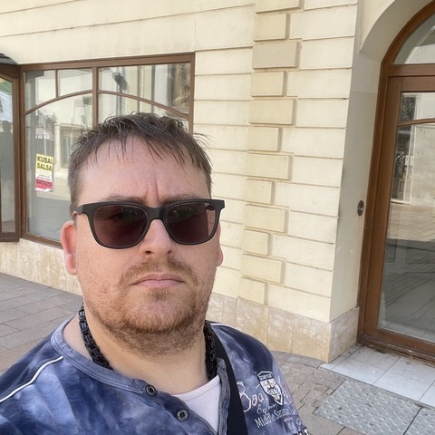 László, 36 éves társkereső profilképe (Dunaújváros, 4589851)