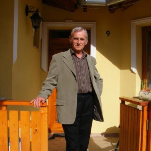 József, 75 éves társkereső profilképe (Miskolc, 1664553)