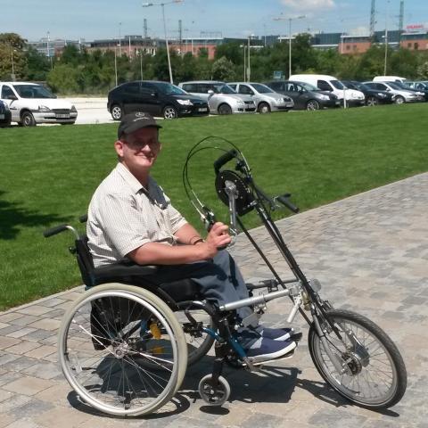 társkereső férfi kerekesszékes