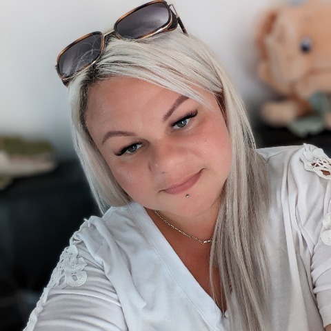 Andrea, 38 éves társkereső profilképe (Kalocsa, 4430256)