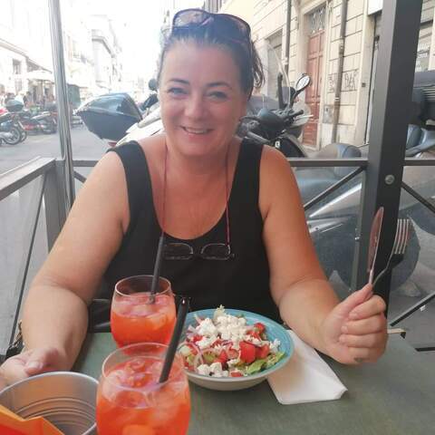 Tina, 59 éves társkereső profilképe (Mosonmagyaróvár, 4613558)