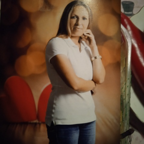 Erika, 48 éves társkereső profilképe (Šahy (Nitra Region, Szlovákia), 4330459)