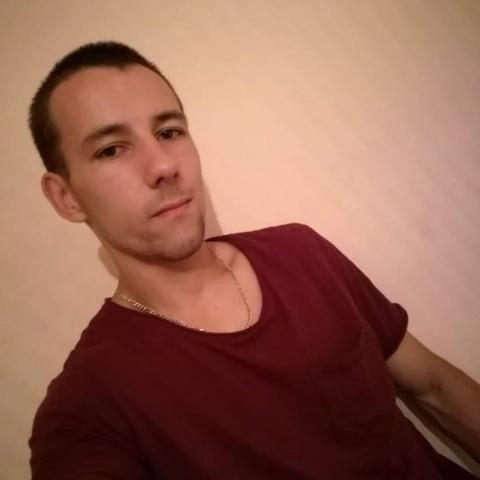 Laci, 22 éves társkereső férfi - Nagyhalász
