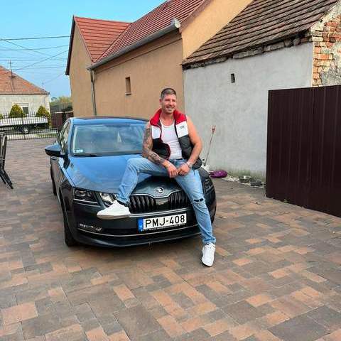 Gábor, 41 éves társkereső profilképe (Sopron, 4364866)