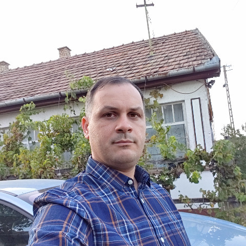 Róbert, 37 éves társkereső profilképe (Nyíracsád, 3692567)