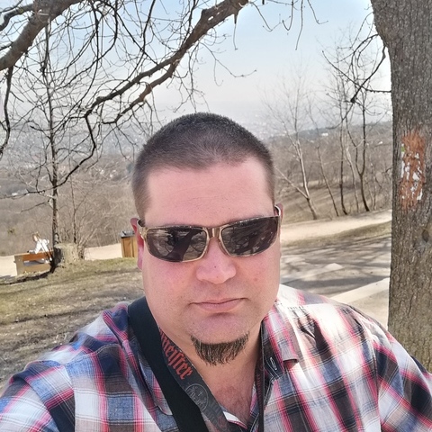 András, 42 éves társkereső profilképe (Százhalombatta, 3602368)