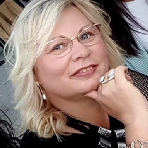 Timea , 56 éves társkereső profilképe (Győr, 3913575)