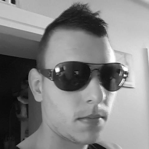 Gyuri, 32 éves társkereső profilképe (Salgótarján, 3596475)