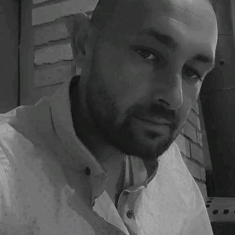 Gyuri, 32 éves társkereső profilképe (Mohács, 4375976)