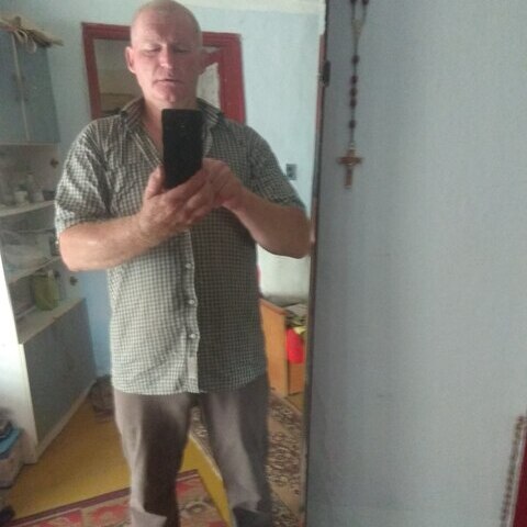 Tibor, 52 éves társkereső profilképe (Katymár, 4781678)
