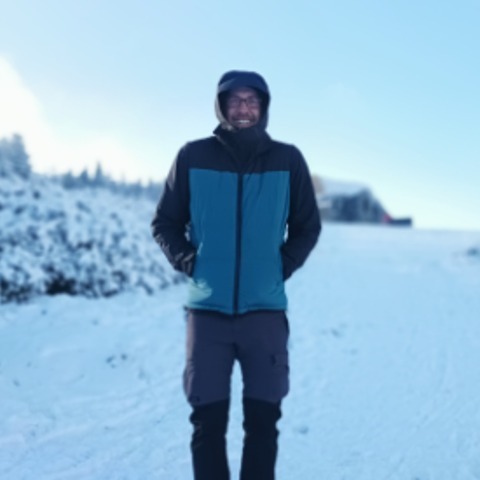 Márton, 44 éves társkereső profilképe (Csemő, 4311678)