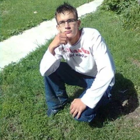 Dominik, 33 éves társkereső profilképe (Tiszacsege, 3993979)